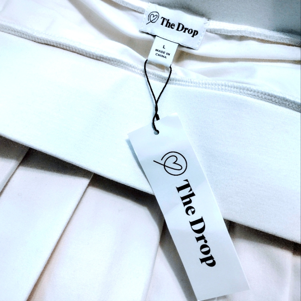 The Drop, white ponte knit pleated skirt with shorts attached size L